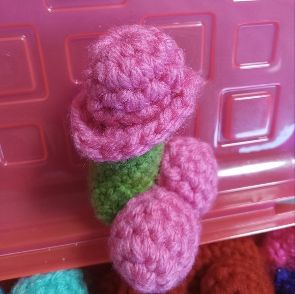 Gag gift 🍆🍌 functional chapstick holders 9 available! - Picture 3 of 5